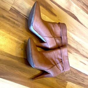 Loeffler Randall Blush scored Leather booties heels